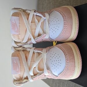 Jordan 1 Retro High OG Baby Toddler US 3C Pink and White Sneakers
